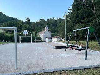 Serene Wilderness Getaway for 15 next to a historic castle - - 3