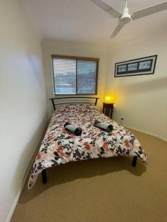 Waterfront, Deep Water Pontoon, views to Straddie - Russell Island - 4