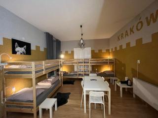 Girls Hostel - 7