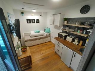 Private self contained self catering flat - 0