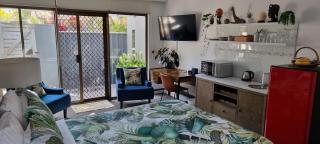 Private Suite Nautilus Beach Front Resort - Coffs Harbour - 8