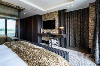 Aurum 101 by Host Agents - 3