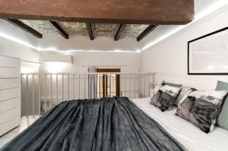 Charming Frescoed Loft - 8