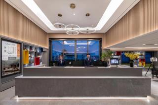 Intercity Yangzhou Slender West Lake - 1