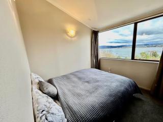 Premium lake view home - Rotorua - 4