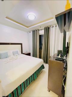 Birch Tower Malate Suites - Manila - 4