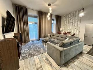 Royal City Centre Apartment - 2