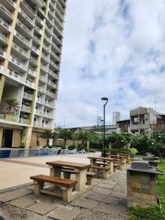 Spacious 1br 5min walk to AyalaMall Clvlf at THE CELANDINE - Manila - 1