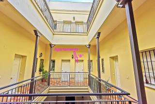 Central & Style - Bars and Restaurants all around Apartment - 3