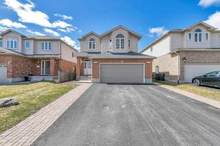 Cozy Luxurious Detached 4 Bedroom House - Guelph - 9