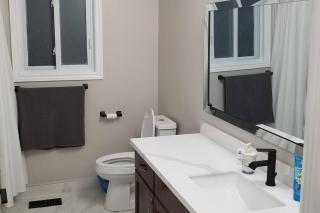 Cozy Luxurious Detached 4 Bedroom House - Guelph - 3
