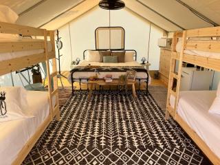 XLg Porch Deluxe glamping tents @ Lake Guntersville State Park - Guntersville - 9