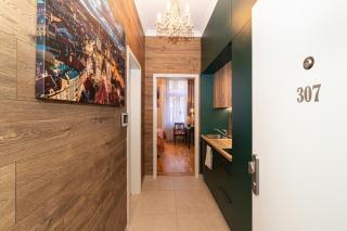 Lux Tyrsova 7 - Prag - 0