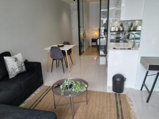 Luxurious, affordable Ellipse apartment - 5