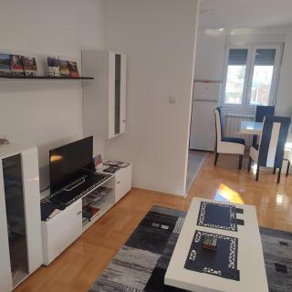 Black and White - Pirot - 8