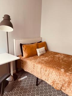 Private Rooms in TownHouse w 2 Baths FQ Beds 1-3ppl - Unionport - 5