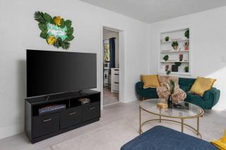 Smart Bungalow: 10-min to UF, Central Location - Gainesville - 4