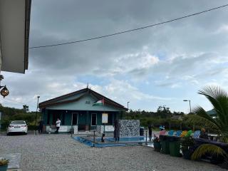 Rumah Armand Studio Family with Swimming Pool Pengkalan Balak Tg Bidara Masjid Tanah Melaka - - 2