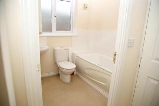 8 Guests - 4 Bedrooms - Parking - Garden - 5