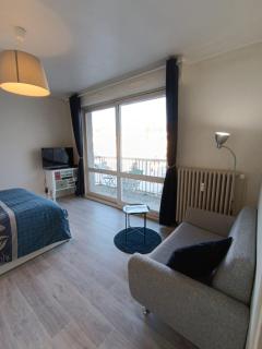 Studio meublé centre-ville avec parking & balcon - Aix-les-Bains - 3