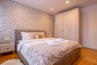Mountain Serenity and Charming Old Town Nearby - Brasov - 7