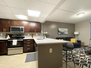 2 Br Short Uber To Dtwn Nightliferestaurants - 1
