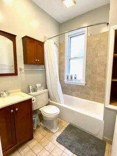 Spacious Historic Apartments In Lakeview Chicago - Walk to Wrigley, Nightlife, Shops, Hospitals - 5