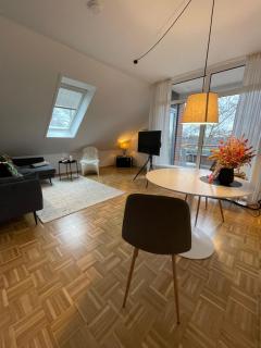Sonnige Dachwohnung nahe dem Klinikum. - 8