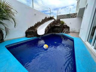 Con alberca privada, a 5 minutos del Malecón - Casa Azul - Mazatlán - 0