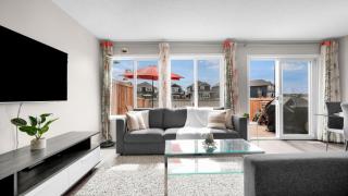 *Entire Home Spacious 3 bed, 2.5 bath duplex* - Nisku - 5