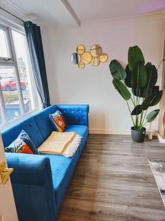 SwankyHome4Groups/Contractors/M6 - Birmingham - 3