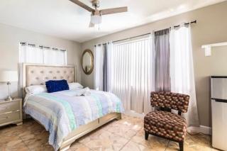 Awesome 4 bedroom pool house King bed - 6