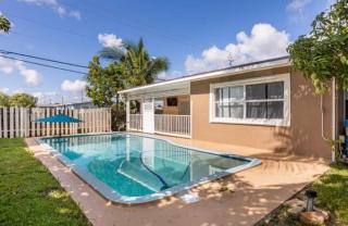 Awesome 4 bedroom pool house King bed - 0