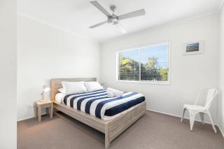 Generous Family Home with 4 Bedrooms, Pool, Pet Friendly - Sunshine Beach - 3