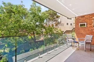 'Kangaroo Corner' Coastal Charm & Midcentury Flair - 9