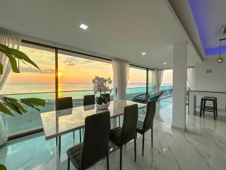 STUNNING BEACHFRONT VIEW LUXURIOUS Apartment 40 - 9