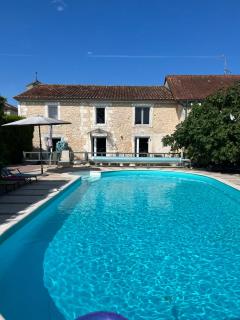 Maison de famille avec piscine Au Coucou chanteur - - 0