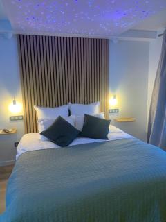Chambre romantique avec Jacuzzi privée - Messy - 5