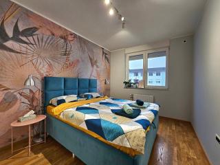 Turquoise Apartment (Private Garage) - Novi Sad - 8