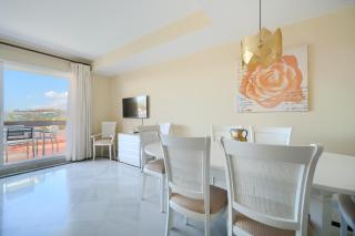 Cozy 3 bed duplex apartment with shared swimming pool in Nueva Andalucia - Marbella - 5