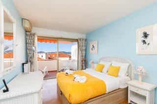 Gabriel YourHostHelper - 7