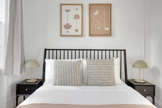 Williamsburg 2br w wd private deck nr Ferry NYC-707 - 1