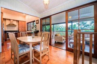 Comfy Character QLD’r ~ 3Bed Self-Contained-Upstairs House w/Parking ~ Woolloongabba - Brisbane - 8