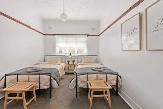 Art Deco in Ascot! ~ 2 Bed / 1 Bath / 1 Car - 5