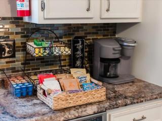 Lovely 3-bedroom rental unit with free parking! - 9