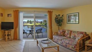 Manatee Bay Inn - 3