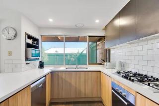 Beachside Serenity - 5