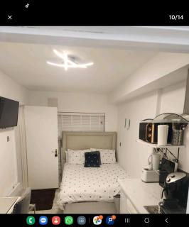 Studio Flat, close to o2 Arena and City Airport - 8