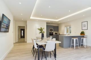 The Grange Sleeps 8 Family Retreat Free Wi-Fi & Parking - Cheltenham - 9