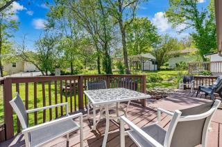 Downtown Branson Bungalow - 7